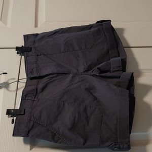 Gray poplin rolled shorts